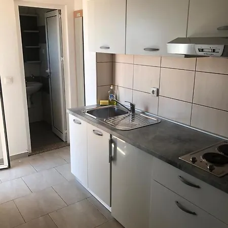 House Studenac 100m From Beach Apartment *