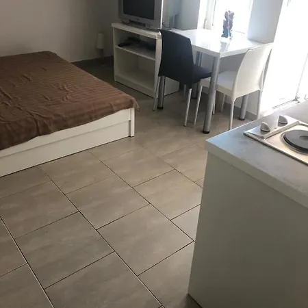 House Studenac 100m From Beach Bibinje