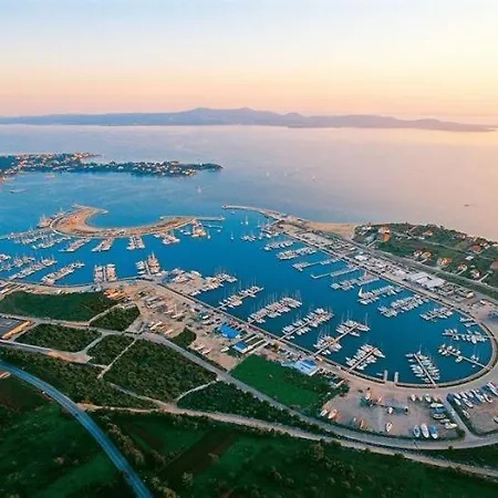 Apartment House Studenac 100m From Beach Bibinje