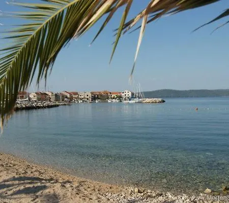 Apartment House Studenac 100m From Beach