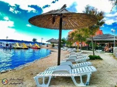 House Studenac 100m From Beach *